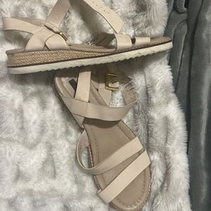 Kenzie Size 9 Sandals
